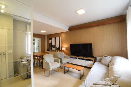 Sala de casa de condomínio para alugar com 3 quartos, 130m² em Barreirinha, Curitiba