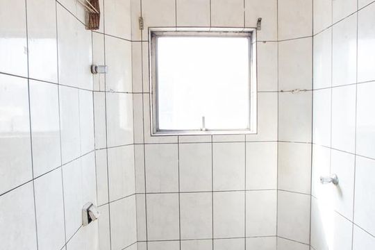 Banheiro de apartamento para alugar com 1 quarto, 25m² em Jardim Japao, São Paulo