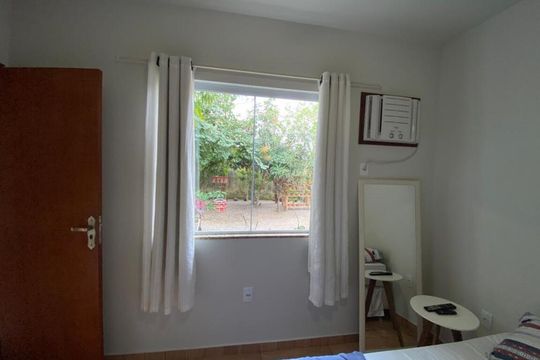 Quarto de casa de condomínio para alugar com 2 quartos, 110m² em Caxito, Maricá