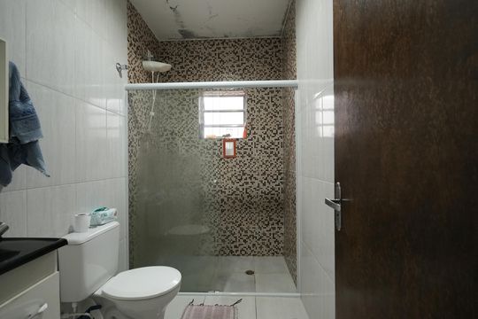 Banheiro Social de casa à venda com 2 quartos, 106m² em Vila Floresta, Santo André