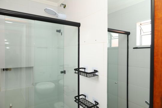 Banheiro de apartamento à venda com 2 quartos, 48m² em Conjunto Residencial José Bonifácio, São Paulo