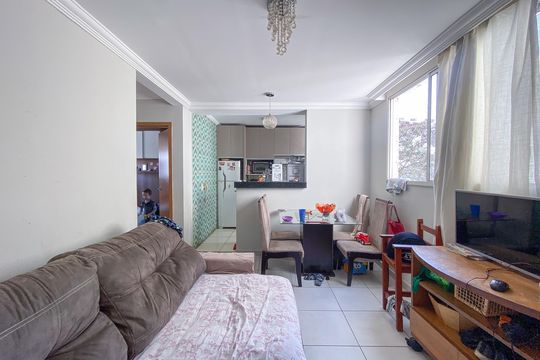 Apartamento à venda com 2 quartos, 45m² em Califórnia, Contagem