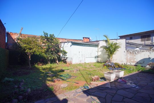 Quintal de casa para alugar com 2 quartos, 120m² em Santos Dumont, São Leopoldo