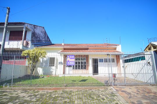 Fachada de casa para alugar com 2 quartos, 120m² em Santos Dumont, São Leopoldo