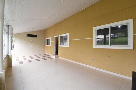 Varanda com Churrasqueira de casa à venda com 2 quartos, 70m² em Santa Cândida, Curitiba