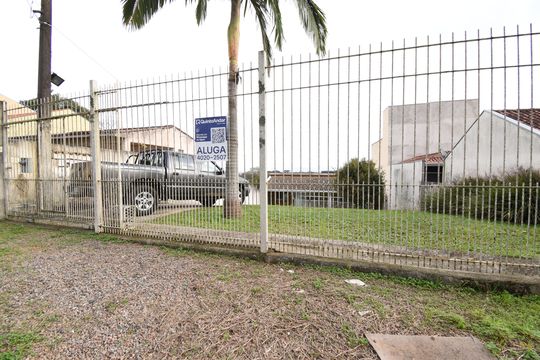 Fachada de casa à venda com 2 quartos, 70m² em Santa Cândida, Curitiba