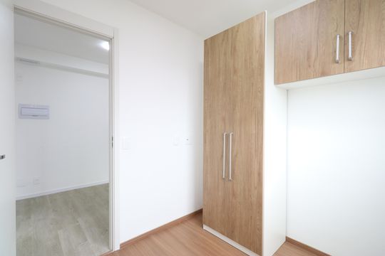 Quarto 1 de apartamento para alugar com 2 quartos, 38m² em Lapa de Baixo, São Paulo