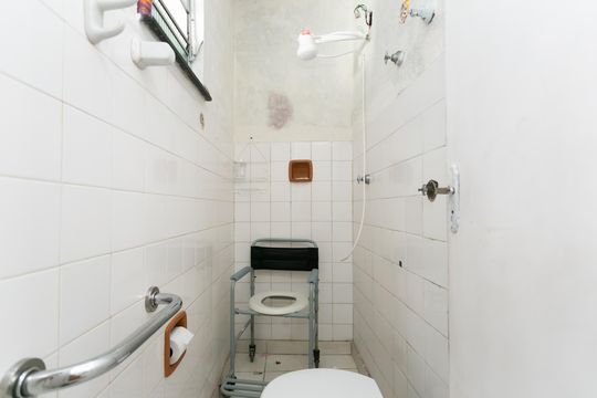 Banheiro de casa para alugar com 3 quartos, 121m² em Vila Curuçá Velha, São Paulo