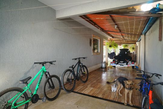Garagem de casa para alugar com 3 quartos, 480m² em Itaipuaçu, Maricá