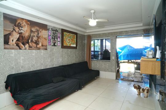 Sala de casa para alugar com 3 quartos, 480m² em Itaipuaçu, Maricá