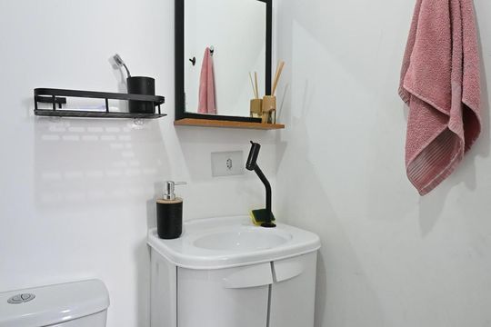 Banheiro de apartamento à venda com 2 quartos, 62m² em Jardim das Palmas, São Paulo