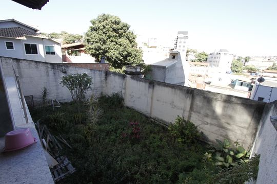 Jardim de casa à venda com 3 quartos, 260m² em Salgado Filho, Belo Horizonte