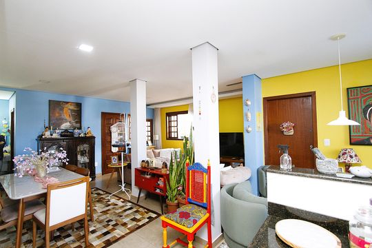 Casa à venda com 3 quartos, 260m² em Salgado Filho, Belo Horizonte