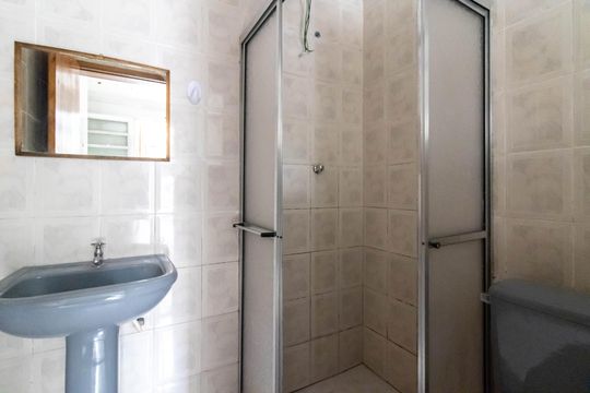 Banheiro de casa para alugar com 3 quartos, 90m² em Vila Galvão, Guarulhos