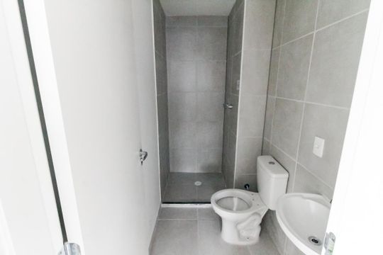 Banheiro de apartamento para alugar com 2 quartos, 40m² em Vila Andrade, São Paulo