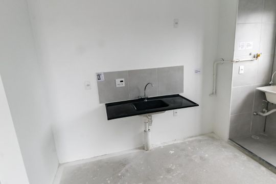 Cozinha e Área de Serviço de apartamento à venda com 2 quartos, 40m² em Vila Andrade, São Paulo