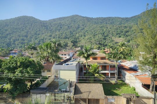 Vista de casa à venda com 4 quartos, 450m² em Engenho do Mato, Niterói