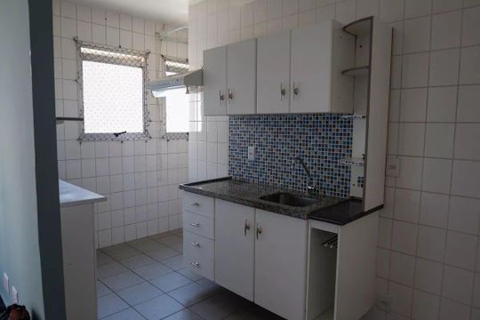 Cozinha de apartamento à venda com 2 quartos, 49m² em Vila Arriete, São Paulo