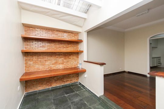 Sala de casa à venda com 3 quartos, 190m² em Vila Cordeiro, São Paulo