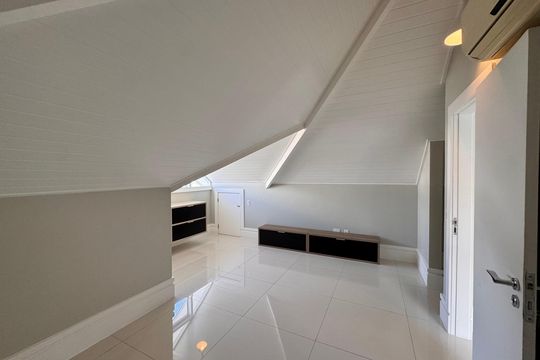 Salão  de casa de condomínio à venda com 4 quartos, 364m² em Barra da Tijuca, Rio de Janeiro