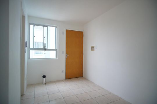 Sala de apartamento à venda com 2 quartos, 40m² em Rubem Berta, Porto Alegre