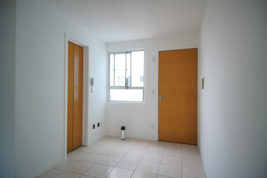 Sala de apartamento para alugar com 2 quartos, 40m² em Rubem Berta, Porto Alegre