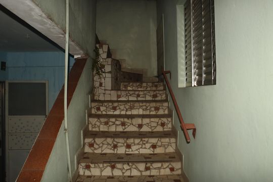 Escadas de casa à venda com 2 quartos, 125m² em Vila Paulo Silas, São Paulo
