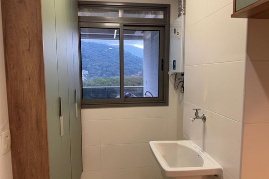 Área de Serviço de apartamento para alugar com 2 quartos, 85m² em Barra Olímpica, Rio de Janeiro