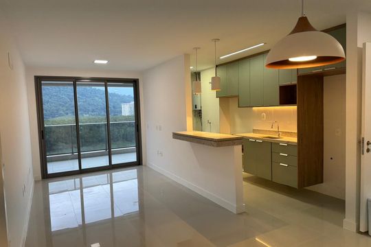 Sala de apartamento para alugar com 2 quartos, 85m² em Barra Olímpica, Rio de Janeiro
