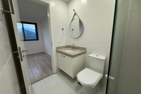 Banheiro Suíte 2 de apartamento para alugar com 2 quartos, 85m² em Barra Olímpica, Rio de Janeiro