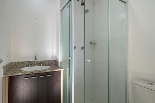Banheiro de apartamento à venda com 3 quartos, 73m² em Tamboré, Barueri