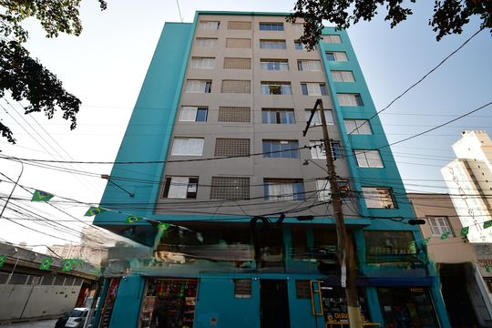 Fachada  de apartamento à venda com 2 quartos, 80m² em Centro, Campinas