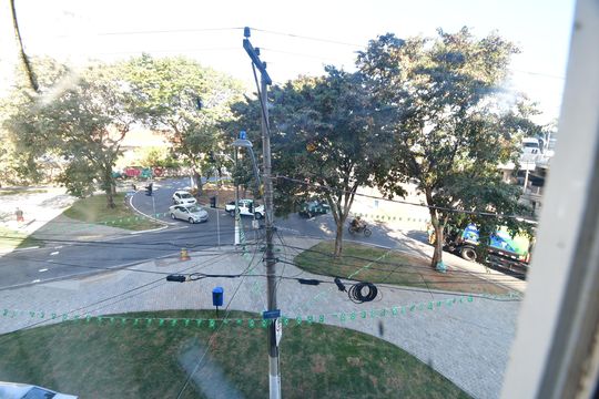 Sala - Vista de apartamento à venda com 2 quartos, 80m² em Centro, Campinas