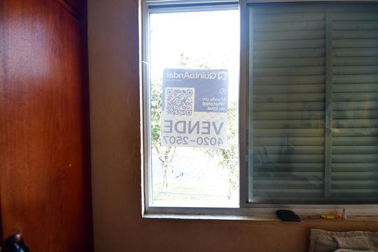 Placa de apartamento à venda com 2 quartos, 80m² em Centro, Campinas