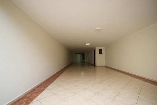 Garagem de casa para alugar com 3 quartos, 242m² em Parque das Nações, Santo André