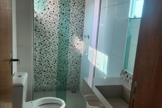 Banheiro social de casa para alugar com 2 quartos, 74m² em Ouro Preto, Belo Horizonte