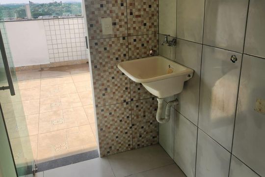 Área de serviço de casa para alugar com 2 quartos, 74m² em Ouro Preto, Belo Horizonte