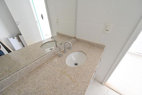 Banheiro Social de kitnet/studio para alugar com 1 quarto, 24m² em Vila Clementino, São Paulo
