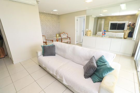 Sala de apartamento para alugar com 3 quartos, 130m² em Patamares, Salvador