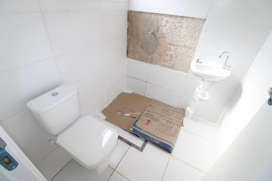 Banheiro de casa de condomínio para alugar com 2 quartos, 57m² em Eugênio de Melo, São José dos Campos