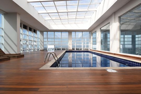 Área comum - Piscina de kitnet/studio para alugar com 1 quarto, 29m² em Centro, Curitiba