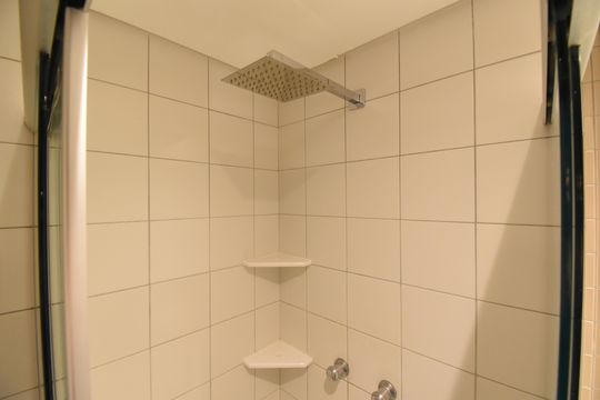 Banheiro do Studio de kitnet/studio para alugar com 1 quarto, 29m² em Centro, Curitiba