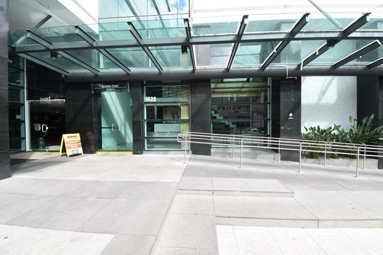 Fachada de kitnet/studio para alugar com 1 quarto, 29m² em Centro, Curitiba