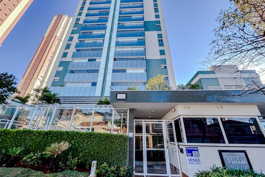 Fachada com Plaquinha de apartamento à venda com 3 quartos, 164m² em Tatuapé, São Paulo