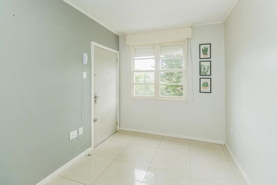 Apartamento à venda com 2 quartos, 48m² em Santa Maria Goretti, Porto Alegre
