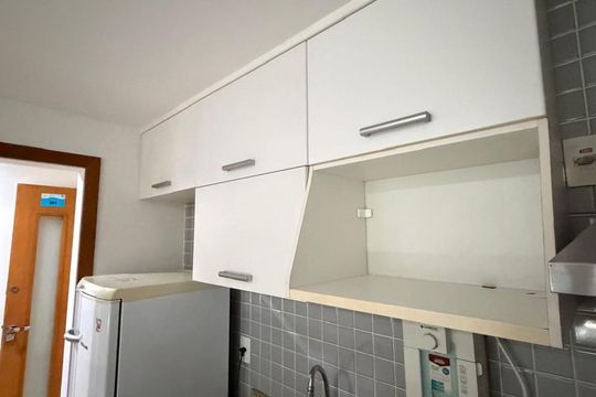 Cozinha de apartamento à venda com 1 quarto, 45m² em Itacoatiara, Niterói