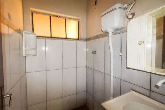 Banheiro 2 de casa para alugar com 3 quartos, 199m² em Igara, Canoas