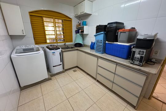 Área de Serviço de casa à venda com 6 quartos, 390m² em Conjunto 20, Brasília