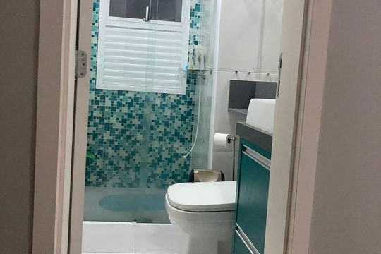 Banheiro de apartamento para alugar com 3 quartos, 64m² em Jardim das Oliveiras, Jacareí