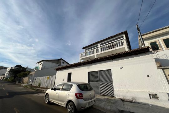Fachada da Casa de casa para alugar com 4 quartos, 360m² em Aeroporto, Juiz de Fora